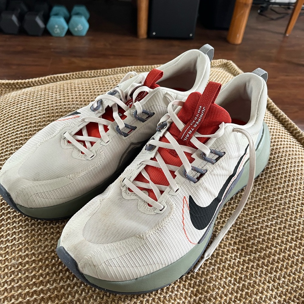 Nike Men's White and Red Running Shoes sz 13